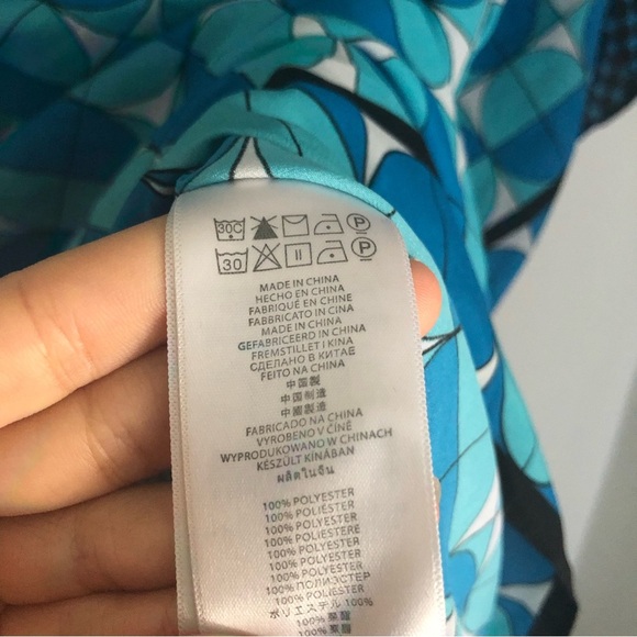 Michael Kors Light-weight Geometric Flowy blouse - Picture 4 of 10